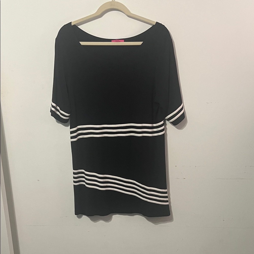 Max & Rina Black & White Striped Shift Tunic - Size Large